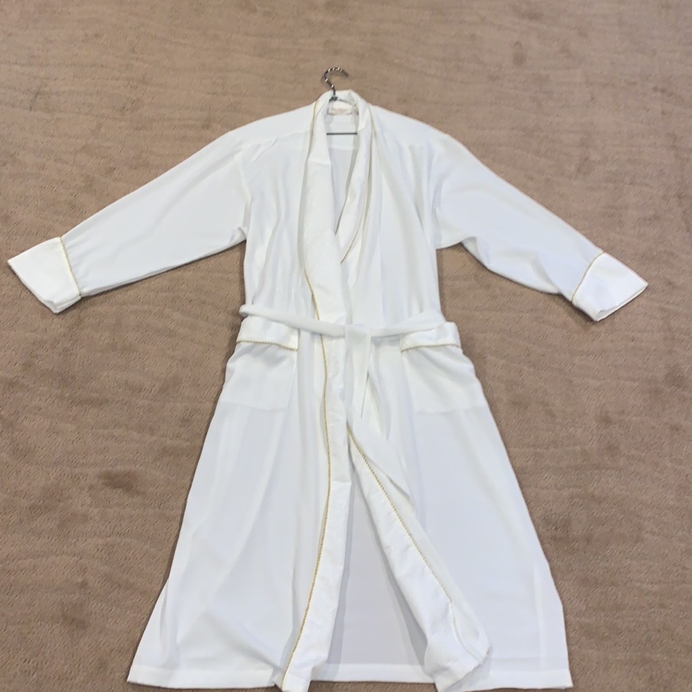 Victoria's Secret Vintage Robe With Gold Robe Trim - Picture 10 of 14